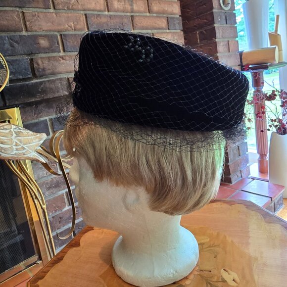 Vintage Black Pillbox Style Hat with Beadwork & Tulle - Picture 3 of 11